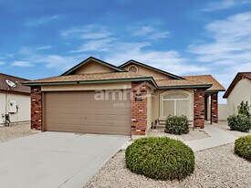 5305 S 27th Dr in Phoenix, AZ - Building Photo