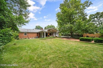 2102 Northfield Dr in Louisville, KY - Building Photo - Building Photo