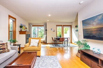 3314 Wetmore Ave S in Seattle, WA - Building Photo - Building Photo