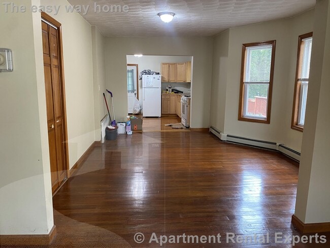 64 Paris St in Medford, MA - Building Photo - Building Photo