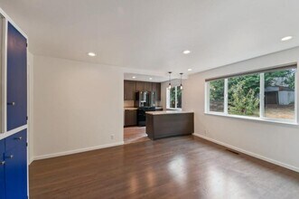 13035 Meridian Ave N in Seattle, WA - Building Photo - Building Photo