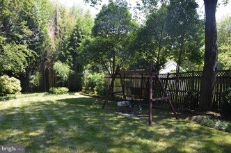 8705 Yardley Dr in Alexandria, VA - Building Photo - Building Photo