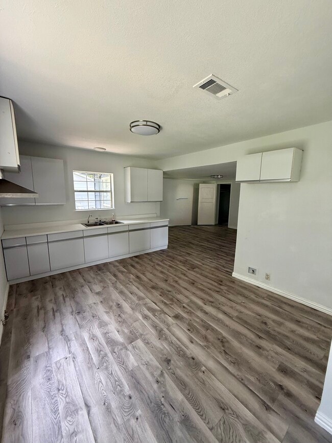 411 Dee Ln in Arlington, TX - Building Photo - Building Photo