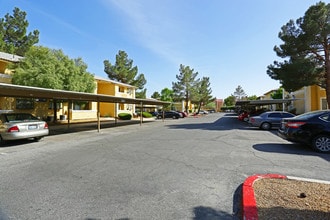 Sunset Springs Apartments in Las Vegas, NV - Building Photo - Building Photo