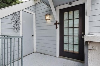 3420 Country Club Dr W in Irving, TX - Building Photo - Building Photo