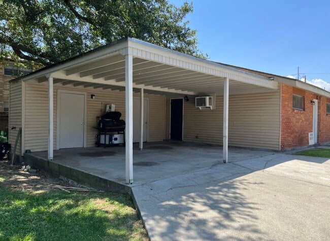 209 Geneva St in Metairie, LA - Foto de edificio - Building Photo