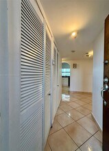 555 NE 30th St in Miami, FL - Building Photo - Building Photo