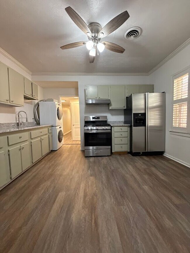 1111 Lawton Pl SW-Unit -A in Atlanta, GA - Building Photo - Building Photo