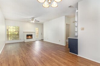 5740 Martel Ave in Dallas, TX - Building Photo - Building Photo