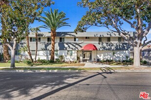 115 N Oak St in Inglewood, CA - Building Photo