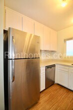 6725 Mission Gorge Rd in San Diego, CA - Building Photo - Building Photo