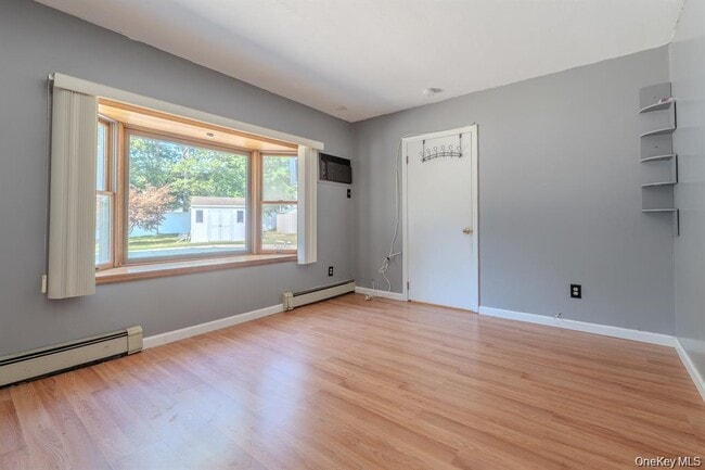 21 Mt Snow Ln in Coram, NY - Building Photo - Building Photo