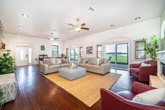 2339 Neptune Rd in Kissimmee, FL - Foto de edificio - Building Photo