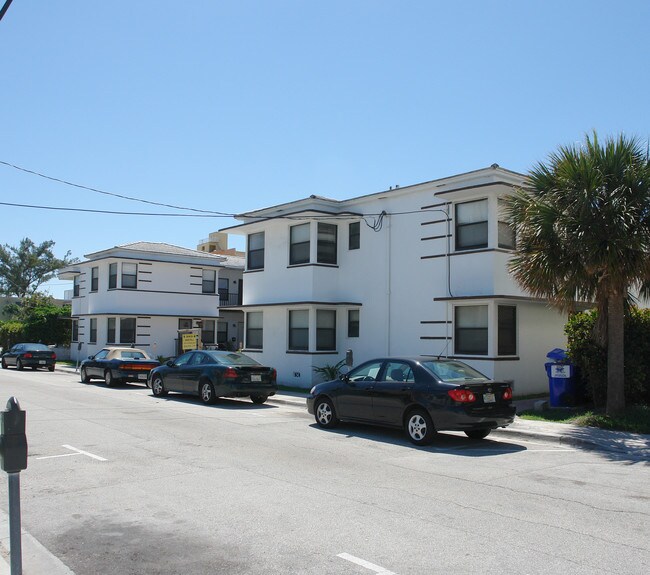 340 Jackson St in Hollywood, FL - Foto de edificio - Building Photo