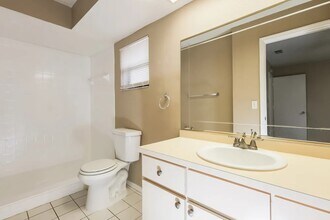 1519 Kestrel Way in Brandon, FL - Building Photo - Building Photo