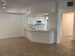 3020 Alcazar Pl in Palm Beach Gardens, FL - Foto de edificio - Building Photo