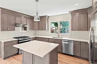15 Tildean Ln in Bayville, NY - Building Photo - Building Photo