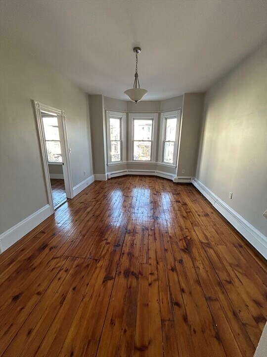 279 Webster St in Boston, MA - Building Photo
