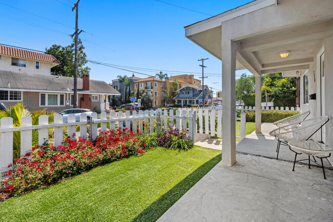 130 W Lewis St in San Diego, CA - Building Photo - Building Photo