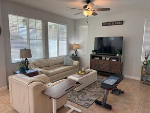 46198 Rocky Trail Ln in Temecula, CA - Foto de edificio - Building Photo