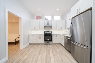 25 Helen St in Secaucus, NJ - Building Photo - Building Photo