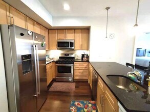 1501 Commonwealth Ave, Unit 203 in Boston, MA - Building Photo - Building Photo