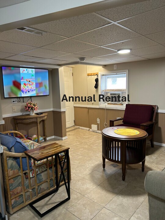 32 Blaine Ave, Unit B in Seaside Heights, NJ - Building Photo