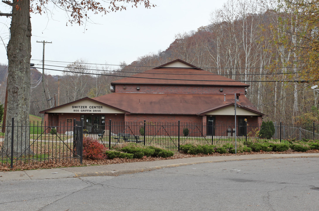 Orchard Manor in Charleston, WV - Building Photo