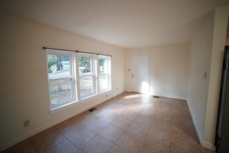 2231 Dozier Dr in Tallahassee, FL - Building Photo - Building Photo