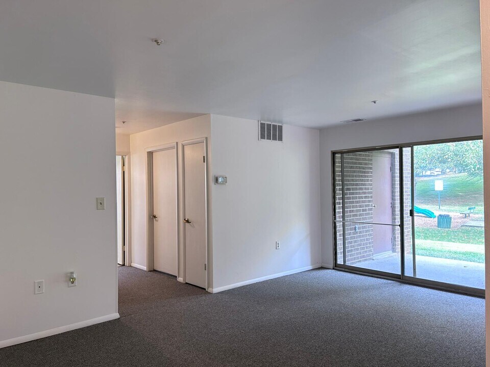 18411 Guildberry Dr, Unit #102 in Gaithersburg, MD - Building Photo