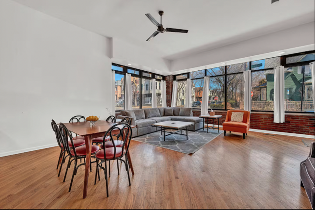 3456 N Damen Ave, Unit 1 in Chicago, IL - Building Photo - Building Photo
