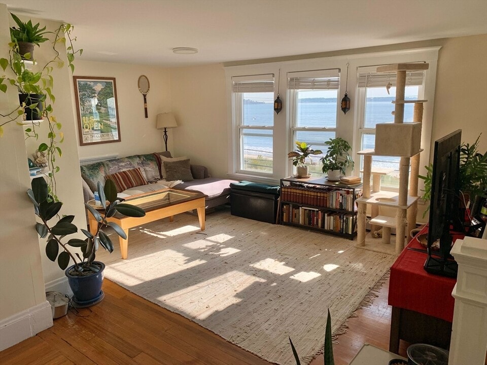 347 Rice Ave, Unit #3 in Revere, MA - Foto de edificio