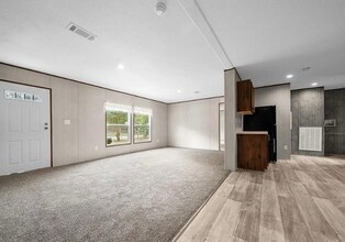 11245 NW 8th St in Ocala, FL - Foto de edificio - Building Photo