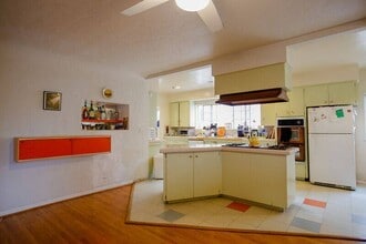 1129 S Hayworth Ave, Unit 1129 Furnished in Los Angeles, CA - Building Photo - Building Photo