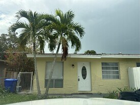 4156 SW 24th St in Fort Lauderdale, FL - Building Photo