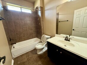 8018 Grissom Crest in San Antonio, TX - Building Photo - Building Photo