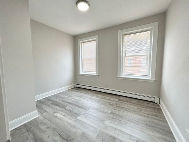 175 Gove St, Unit 2 in Boston, MA - Building Photo - Building Photo
