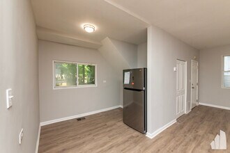 1022 W Fry St, Unit CH1 in Chicago, IL - Building Photo - Building Photo