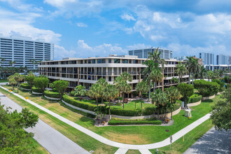 The Mayfair in Boca Raton, FL - Building Photo - Building Photo