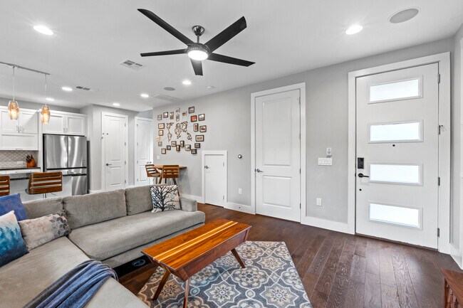 507 Franklin Blvd, Unit 2 in Austin, TX - Building Photo - Building Photo