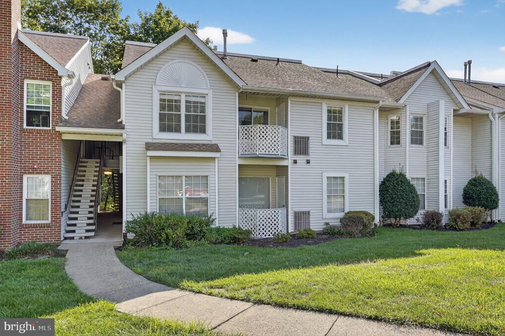 806 Diamond Dr in Newtown, PA - Foto de edificio
