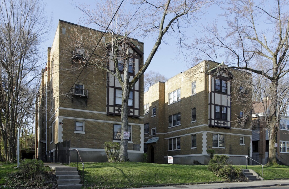 Forest Apartments in Cincinnati, OH - Foto de edificio
