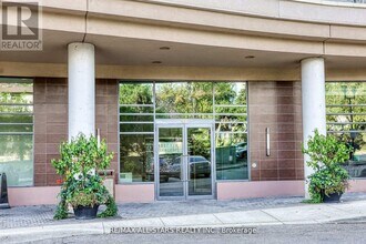 18 Valley Woods Rd in Toronto, ON - Building Photo - Building Photo