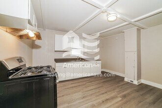 1305 N 2nd St in Pekin, IL - Foto de edificio - Building Photo