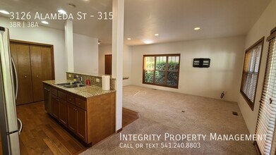 3126 Alameda St in Medford, OR - Building Photo - Building Photo