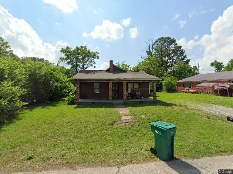 1017 Hunter Ave in Tupelo, MS - Building Photo