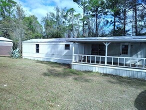 6538 Hacklebarney Dr in Blackshear, GA - Building Photo - Building Photo