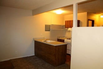 136 Judy Ln-Unit -2 in Henderson, NV - Building Photo - Building Photo