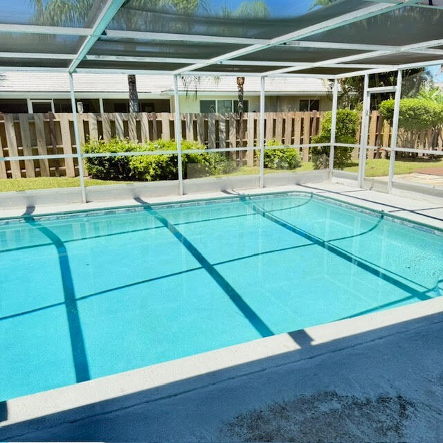 4073 Lakespur Cir S in Palm Beach Gardens, FL - Building Photo