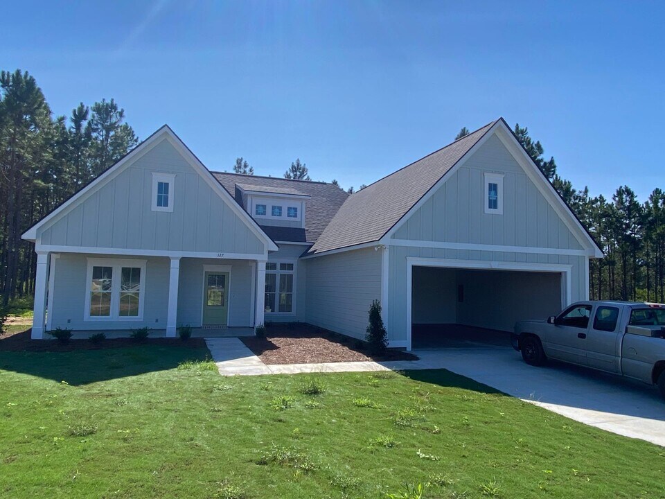 127 Chapel Ct in Leesburg, GA - Building Photo